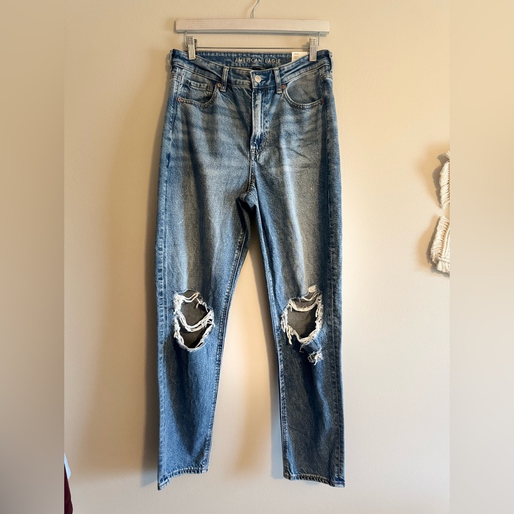American Eagle size 8 long mom Jeans